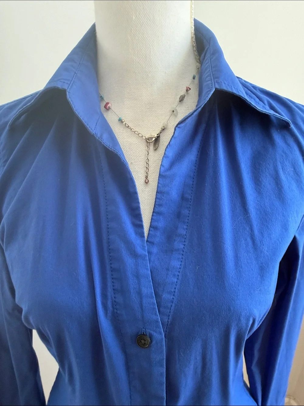 Express Fitted Button-Down Shirt in Cobalt Blue M - Picture 2 of 8